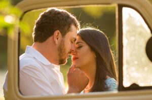 “Amar talvez seja isso: descobrir o que o outro fala mesmo quando ele não diz…”