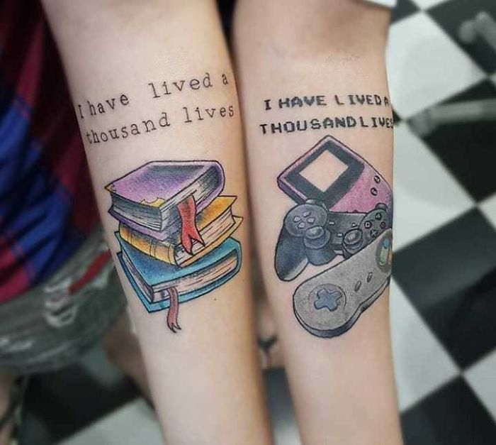 Tatuagens de namorados de livros e vídeo game