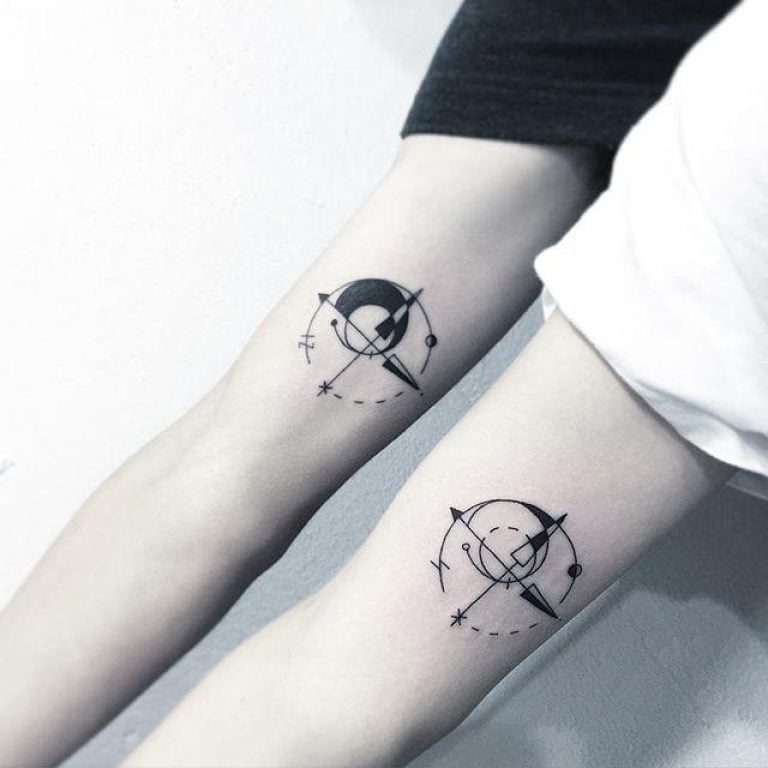 Tatuagem de namorados de símbolos
