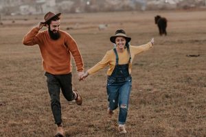 10 razões pelas quais o melhor relacionamento da sua vida será com uma garota que gosta de “consertar” pessoas