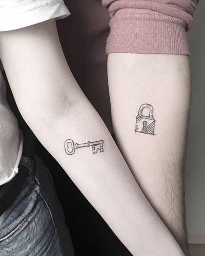 tatuagem chave e cadeado para casal