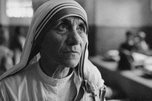 190+ Frases de Madre Teresa sobre Bondade, Amor e Caridade