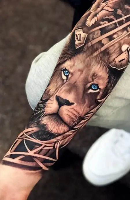 Tatuagem Masculina na Mão: 30 Ideias Incríveis!