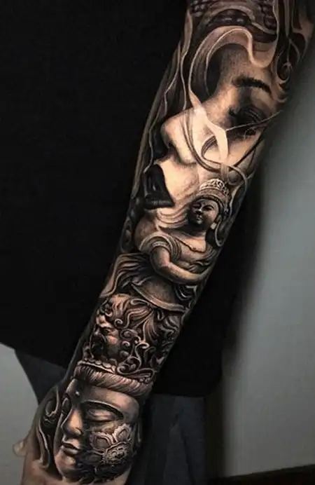Tatuagem Masculina de Cruz com Escrita -Ele Vive -  Uma Linda e  Delic…  Tatuagens masculinas de cruz, Tatuagem atrás do braço, Tatuagem de  cruz masculina