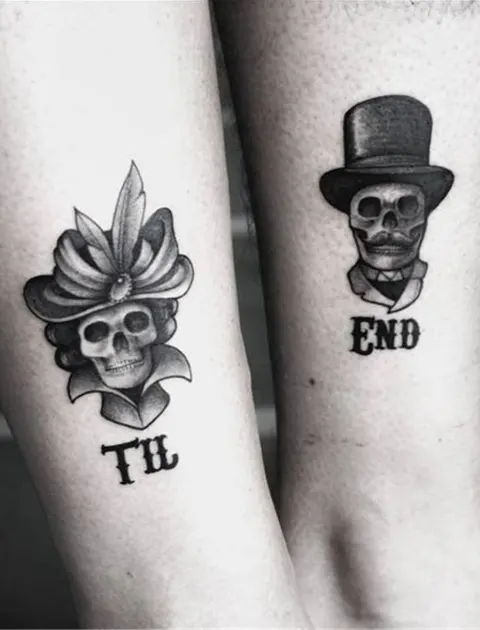 Tatuagens de casal de caveiras