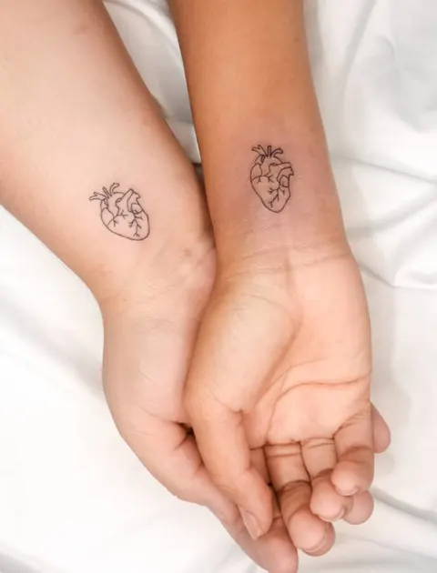 Tatuagens de casal pequenas