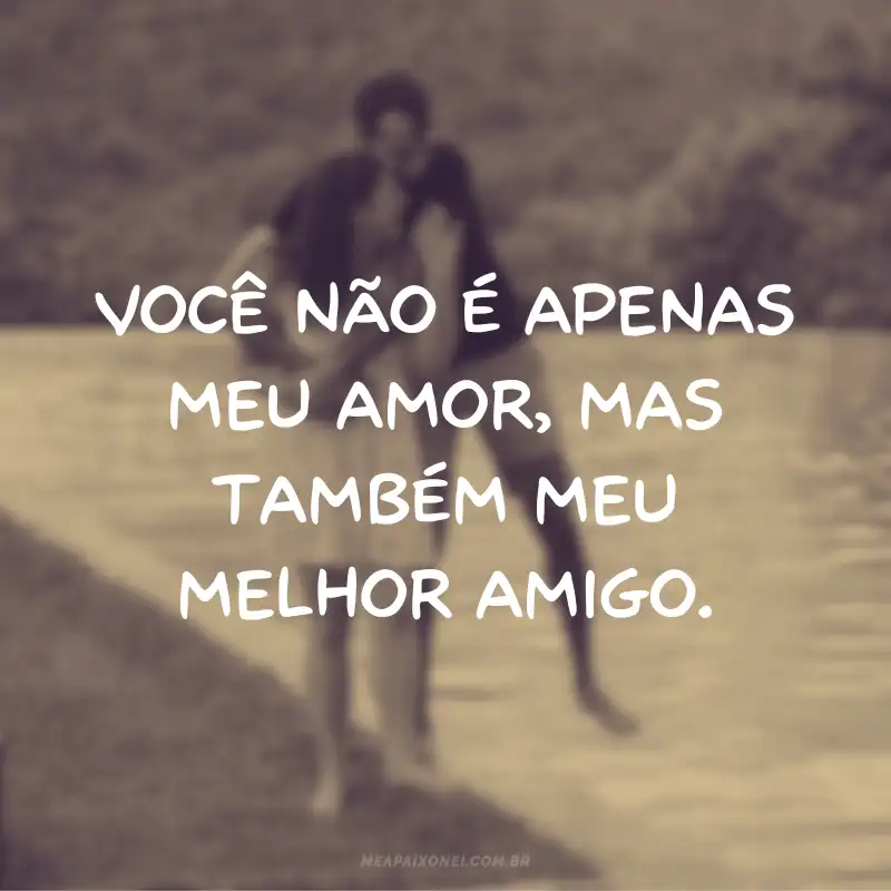Casal brincando com frases para status apaixonado