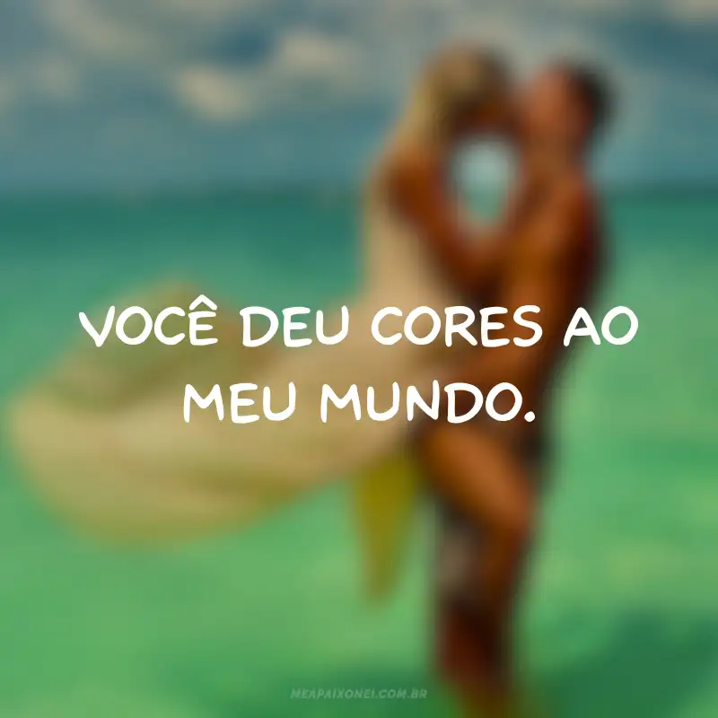Casal se beijando na água - Mensagens de amor curtas