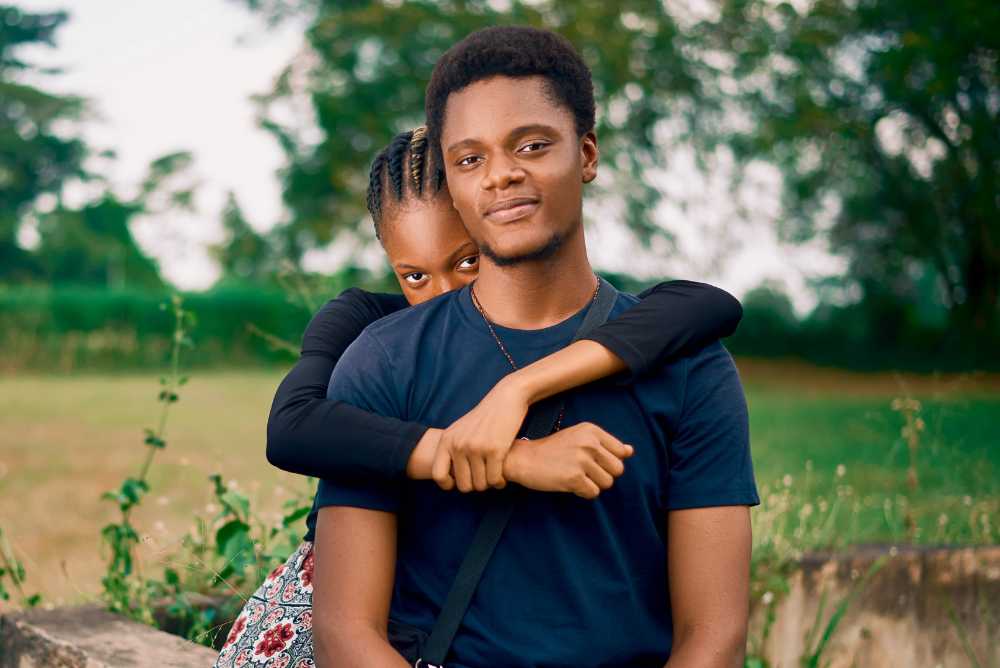 Casal negro de adolescentes - Namoro na Adolescência