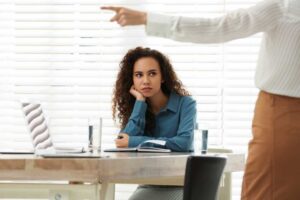 Como Lidar com Liderança Tóxica: Estratégias para Enfrentar e Sobreviver