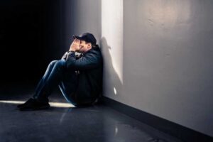 Como Superar a Traição de um Amigo: Guia Passo a Passo