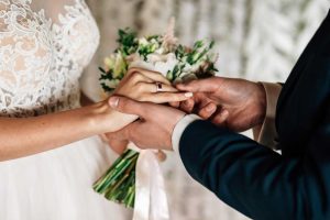 Confira 5 Dicas para Planejar o Casamento Ideal sem Gastar Muito